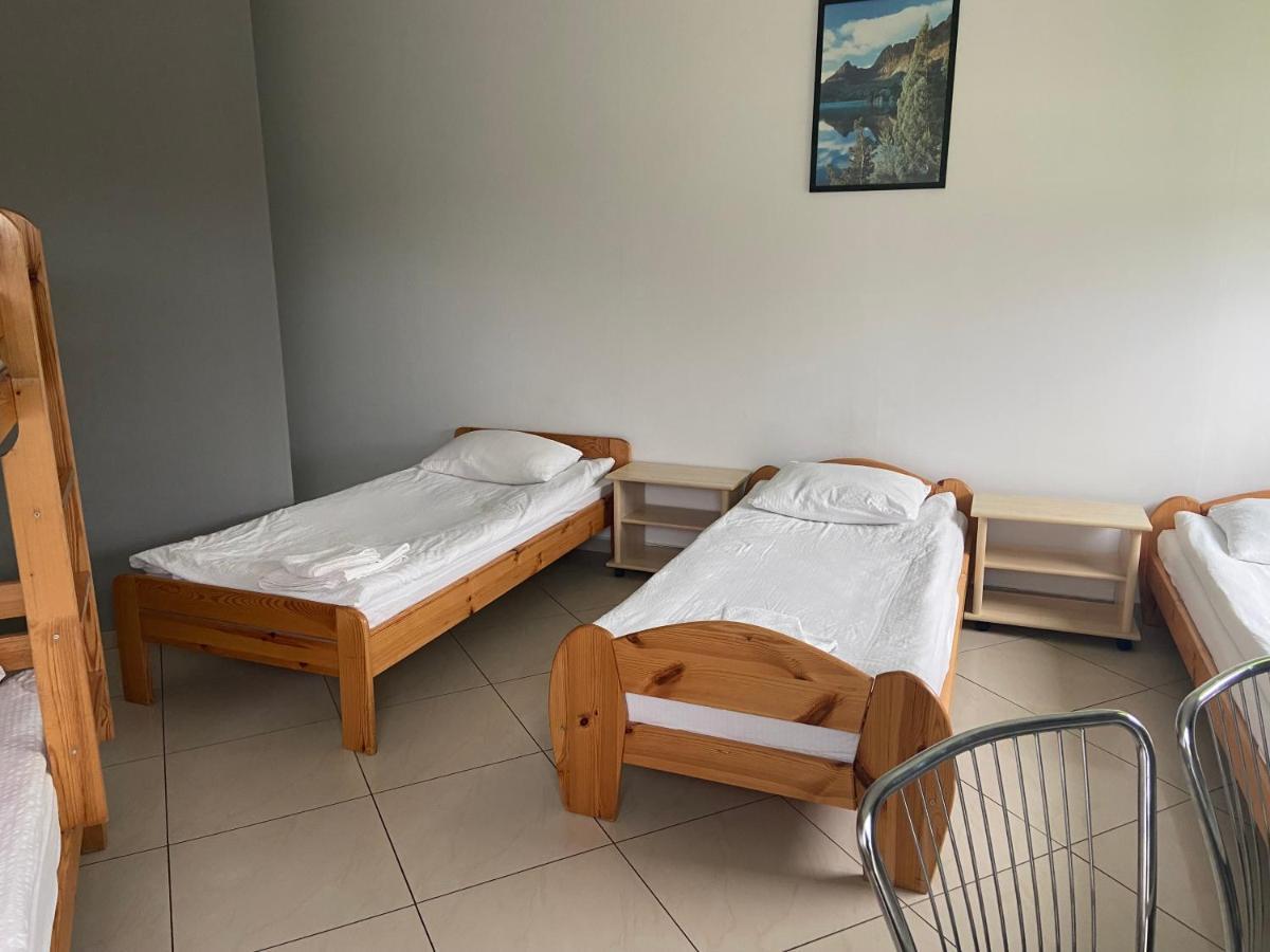 Hotel Zolta Walizka Gosciniec Podrzewie Esterno foto